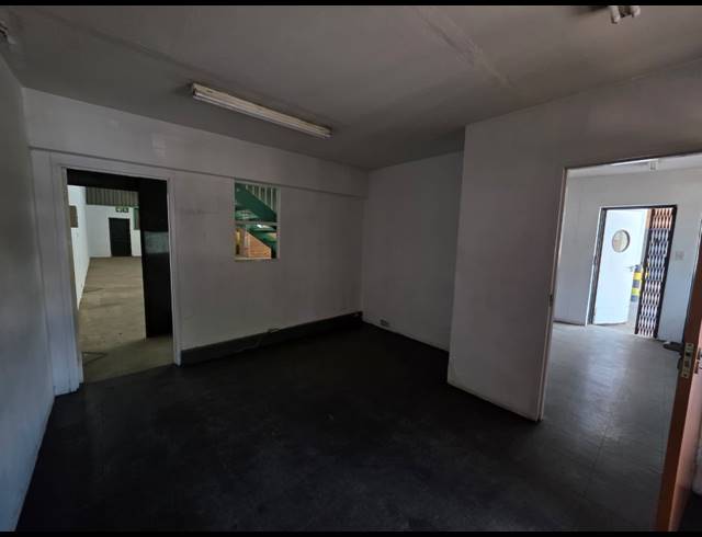 275M² WAREHOUSE TO LET IN STORMILL